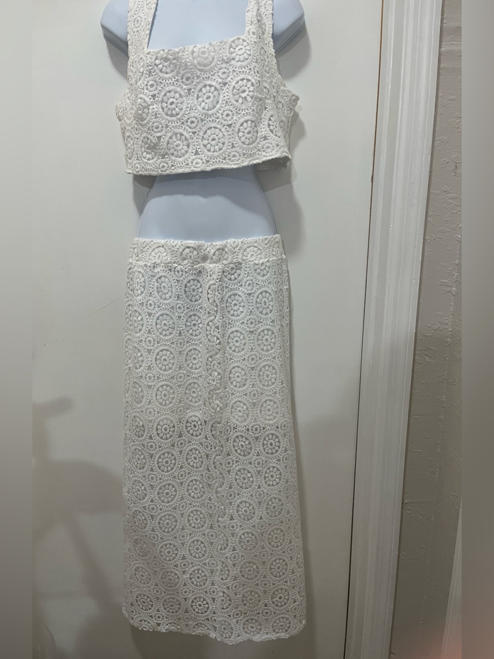 White lace 2 piece skirt set sz 16/18